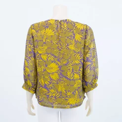 เสื้อคอวี แขนพอง ยาว 4 ส่วน ผ้าลายดอกไม้ และ ใบไม้ - Image 3