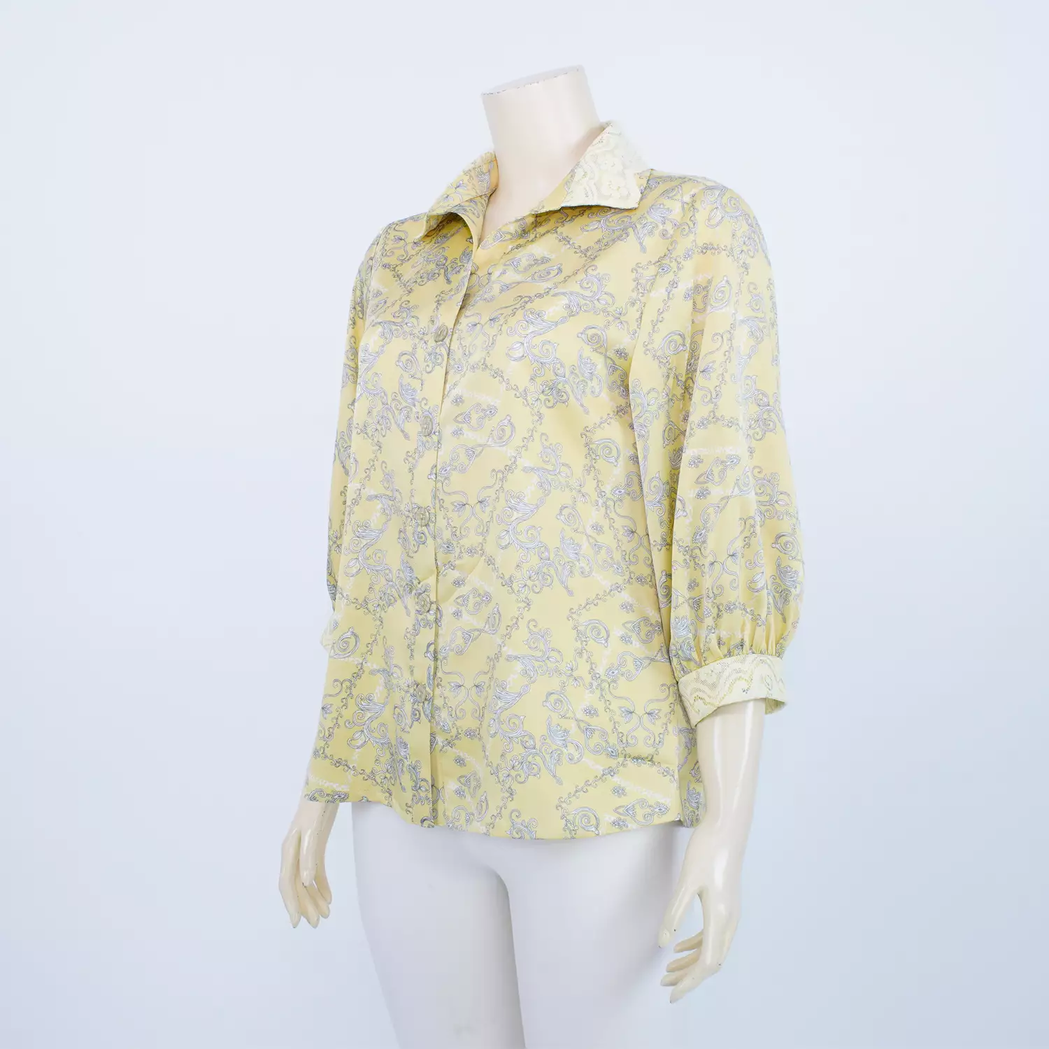 เสื้อคอปกปีกนก แขนกระบอก รูดปลายแขนพอง ผ้าลายเครือเถา - Image 2