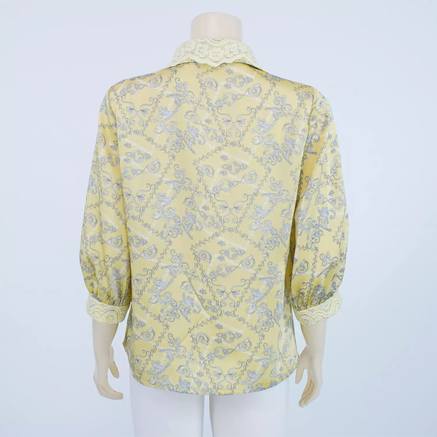 เสื้อคอปกปีกนก แขนกระบอก รูดปลายแขนพอง ผ้าลายเครือเถา - Image 3