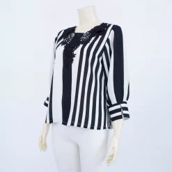 เสื้อคอกลม แต่งลูกไม้ระย้า แขนกระบอก ยาว 4 ส่วน ผ้าลายทาง - Image 2