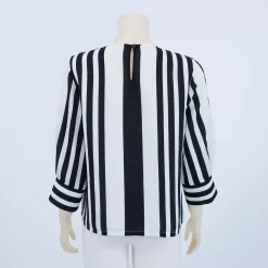 เสื้อคอกลม แต่งลูกไม้ระย้า แขนกระบอก ยาว 4 ส่วน ผ้าลายทาง - Image 3