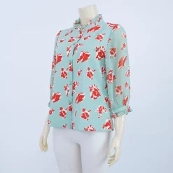 เสื้อคอตั้งแต่งระบาย แขนกระบอก ยาว 4 ส่วน ผ้าลายดอกไม้ - Image 2