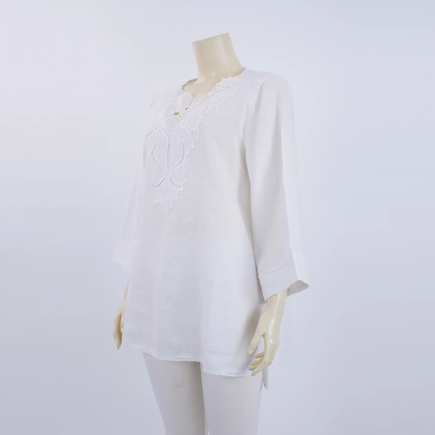 เสื้อทูนิค แขน 5 ส่วน แต่งผ้าลูกไม้ปักลายฉลุ - Image 2