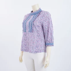 เสื้อคอตั้ง แต่งเทปลูกไม้  แขนพอง 4 ส่วน  ผ้าลายดอกไม้ - Image 3