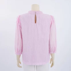 เสื้อคอตั้ง แต่งเทปลูกไม้ แขนพอง 4 ส่วน ผ้าทอลายทางแนวดิ่ง - Image 3