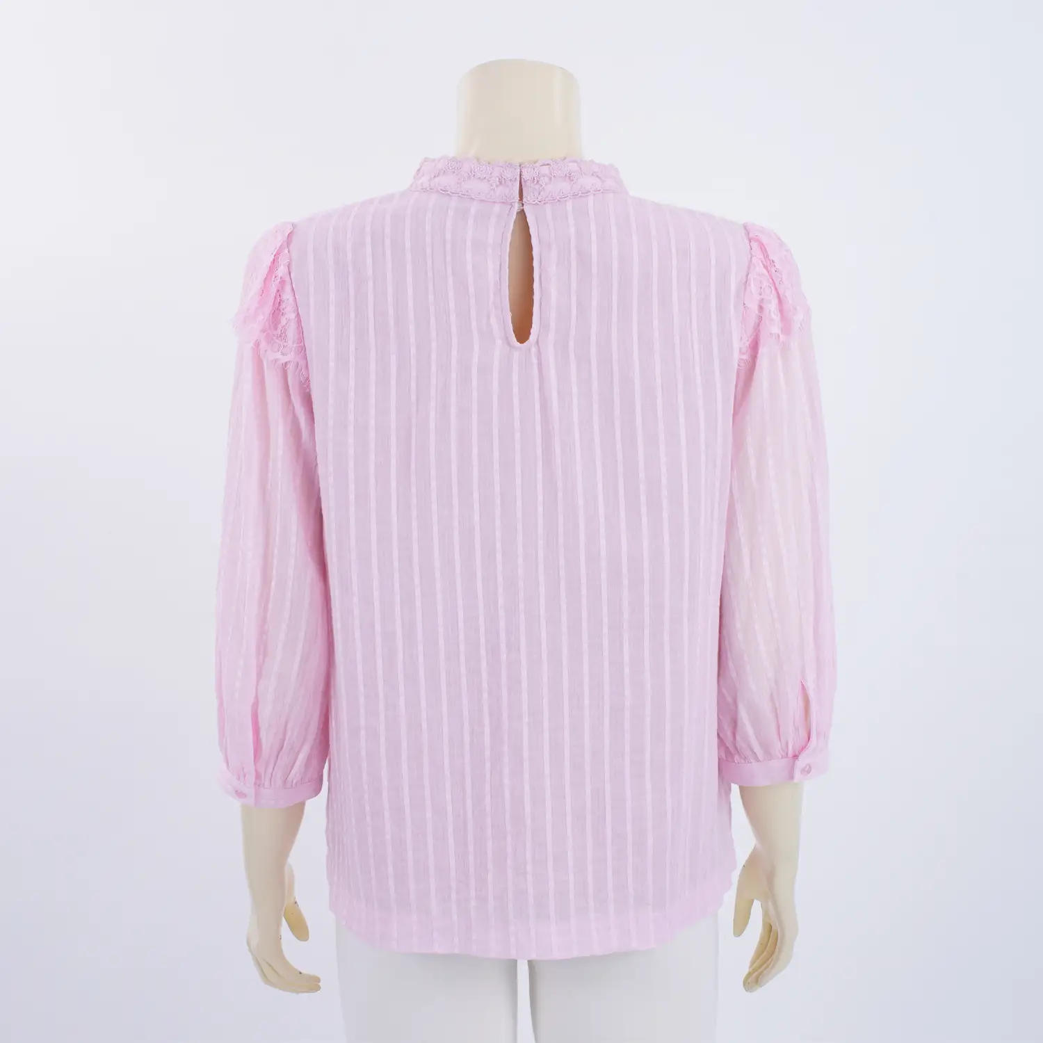 เสื้อคอตั้ง แต่งเทปลูกไม้ แขนพอง 4 ส่วน ผ้าทอลายทางแนวดิ่ง - Image 3