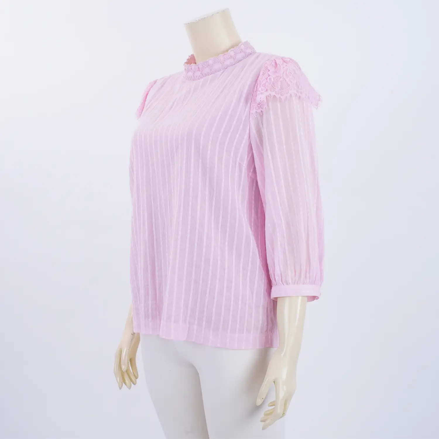 เสื้อคอตั้ง แต่งเทปลูกไม้ แขนพอง 4 ส่วน ผ้าทอลายทางแนวดิ่ง - Image 2