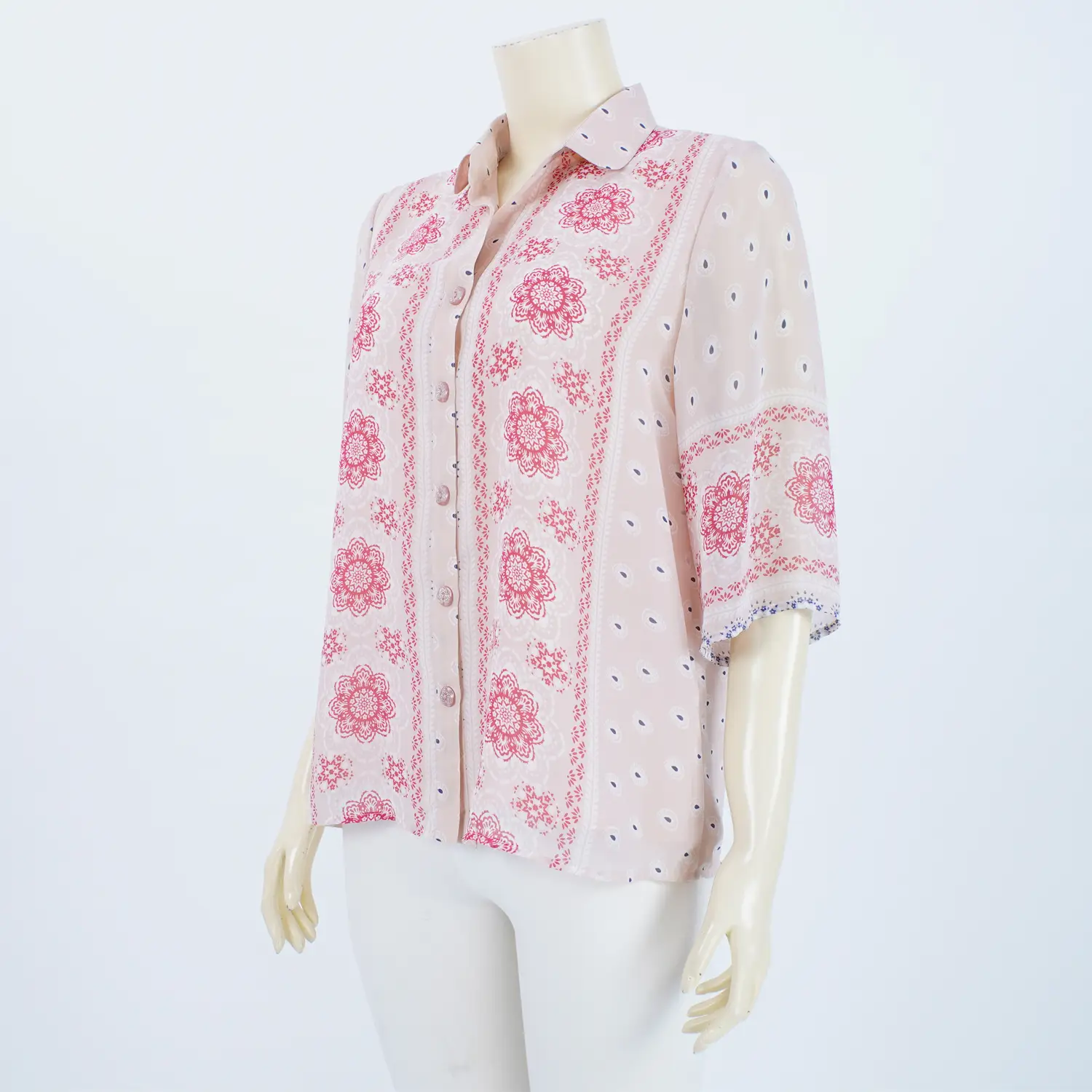 เสื้อเชิ้ต แขนกระบอก ยาว 3 ส่วน ผ้าลายดอกไม้ และเพสลีย์ - Image 2