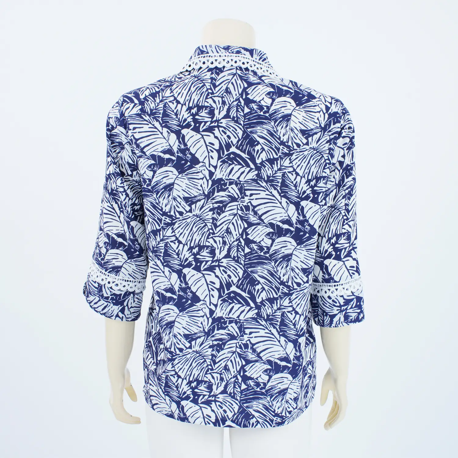 เสื้อเชิ้ตแต่งลูกไม้ แขนกระบอกยาว 3 ส่วน ผ้าพิมพ์ลายใบไม้ - Image 3