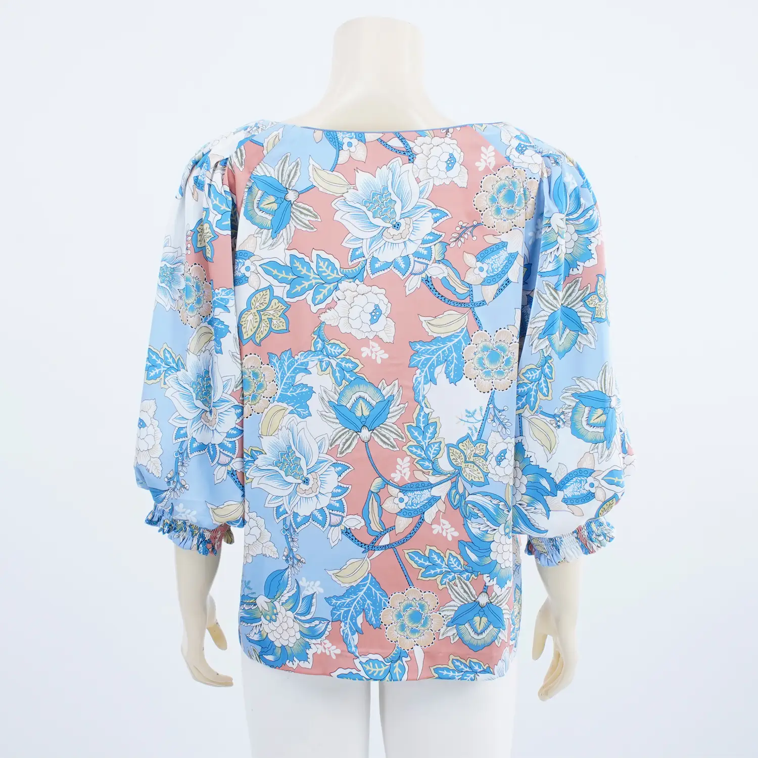 เสื้อคอปาด แขนแร็กแลนพอง ยาว 4 ส่วน ผ้าลายดอกไม้ - Image 2