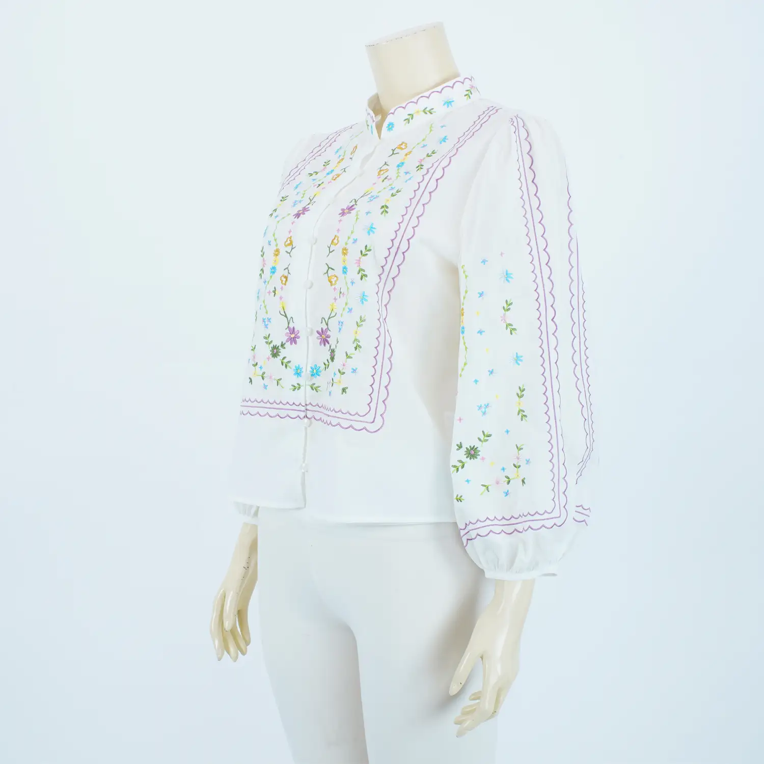 เสื้อคอจีนแขนยาวทรงแขนพองผ้าปักลายดอกไม้สไตล์วินเทจ - Image 2