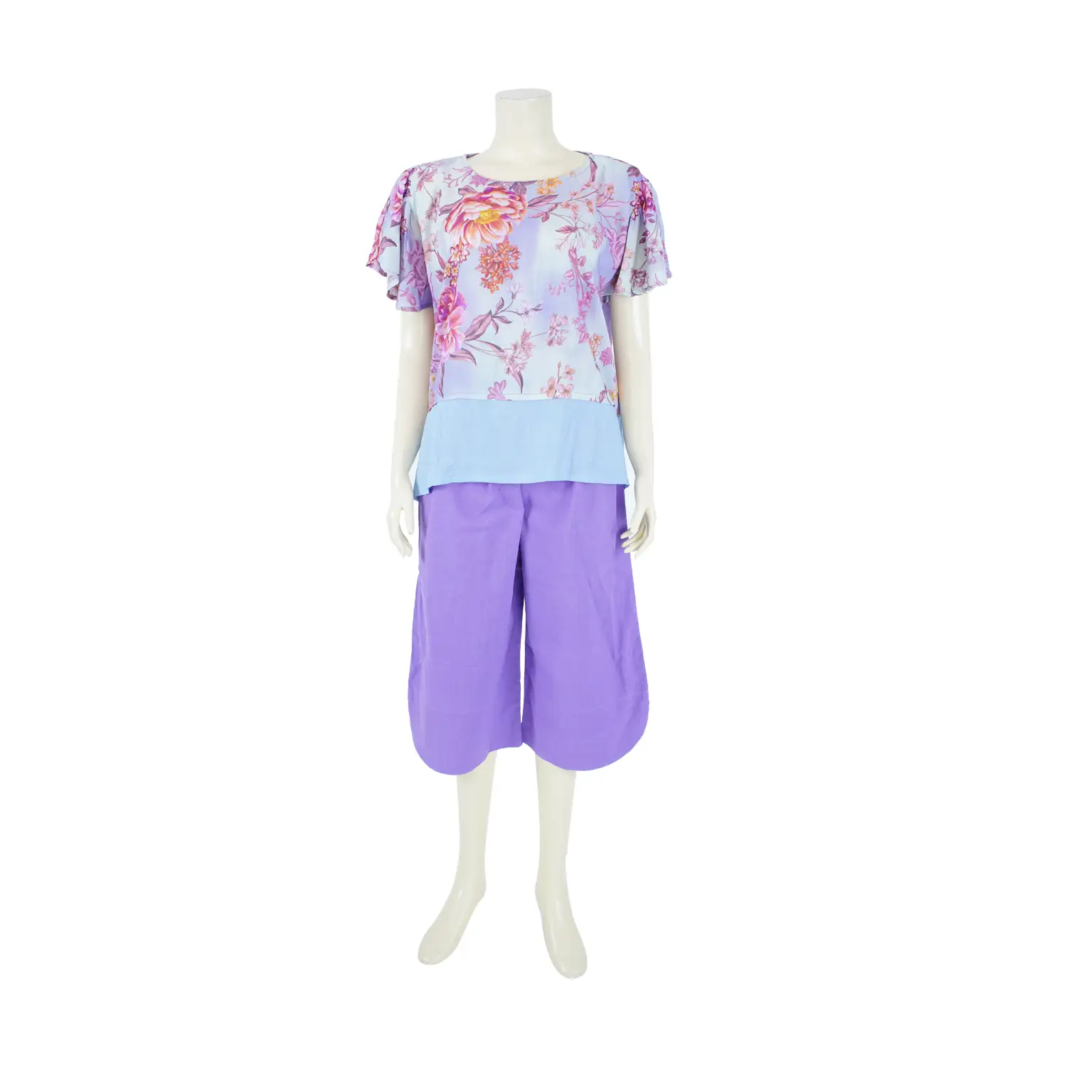เซตเสื้อคอกลม แขนสั้นระบายผ้าเรยองลายดอกไม้และกางเกงสีพื้น ทรงคูลอต ยาว 5 ส่วน