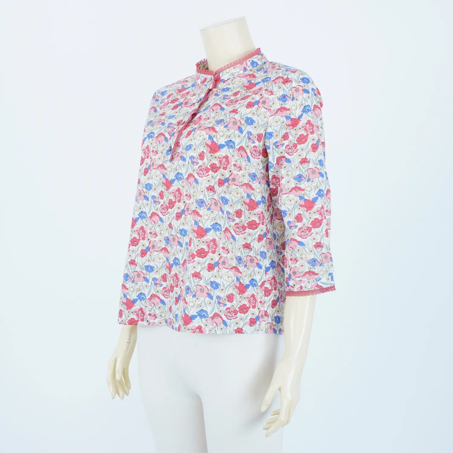 เสื้อคอตั้ง แขน 4 ส่วน ผ้าลายทุ่งดอกไม้ - Image 2