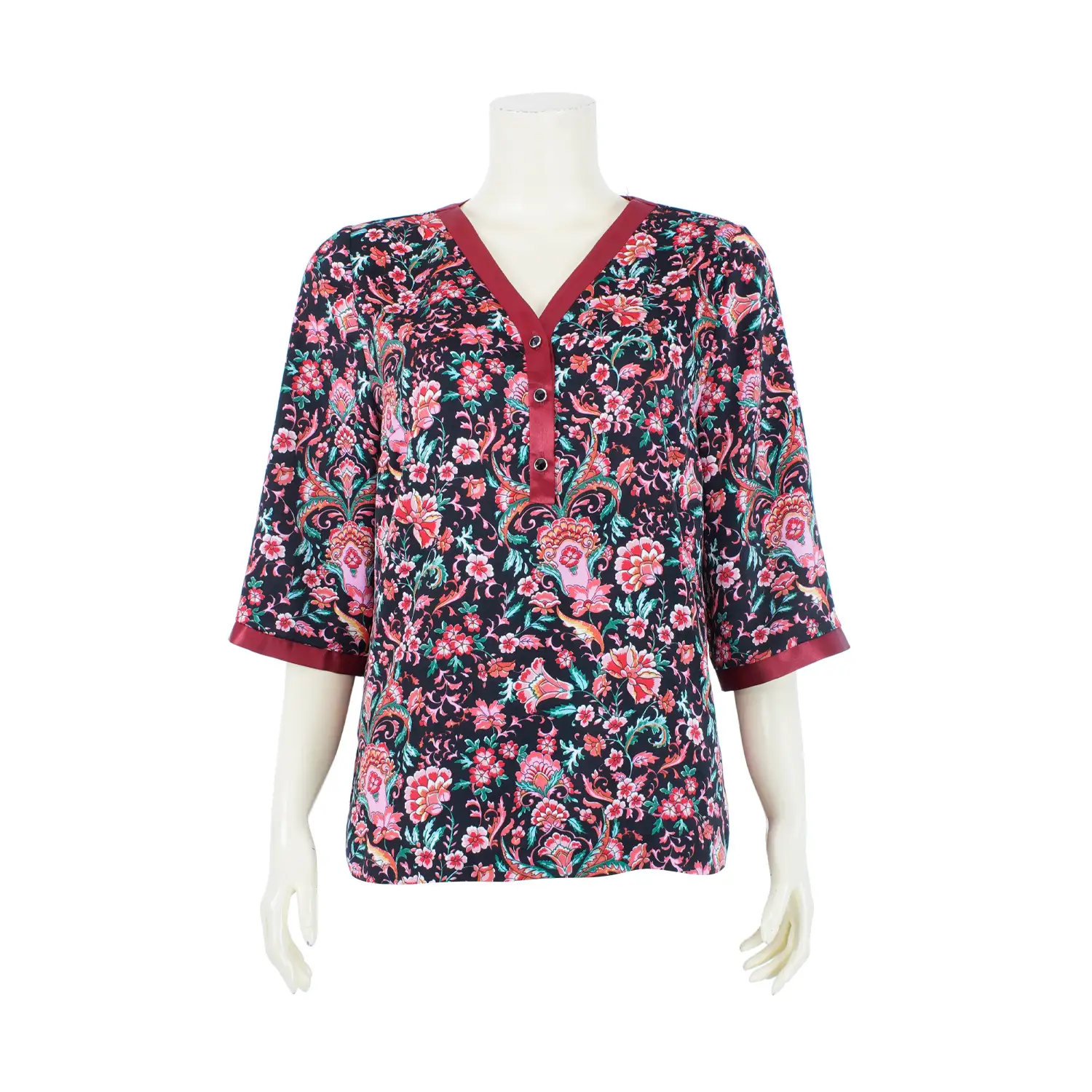 เสื้อคอวี แขน 3 ส่วน ผ้าคอตตอน ซาทีนลายดอกไม้