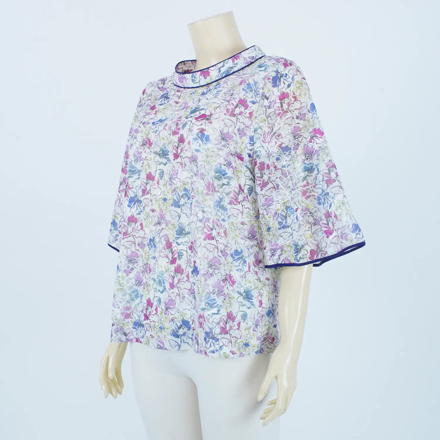 เสื้อสตรีคอตั้ง แขนยาว 4 ส่วน ผ้าชีฟองปักลาย - Image 2