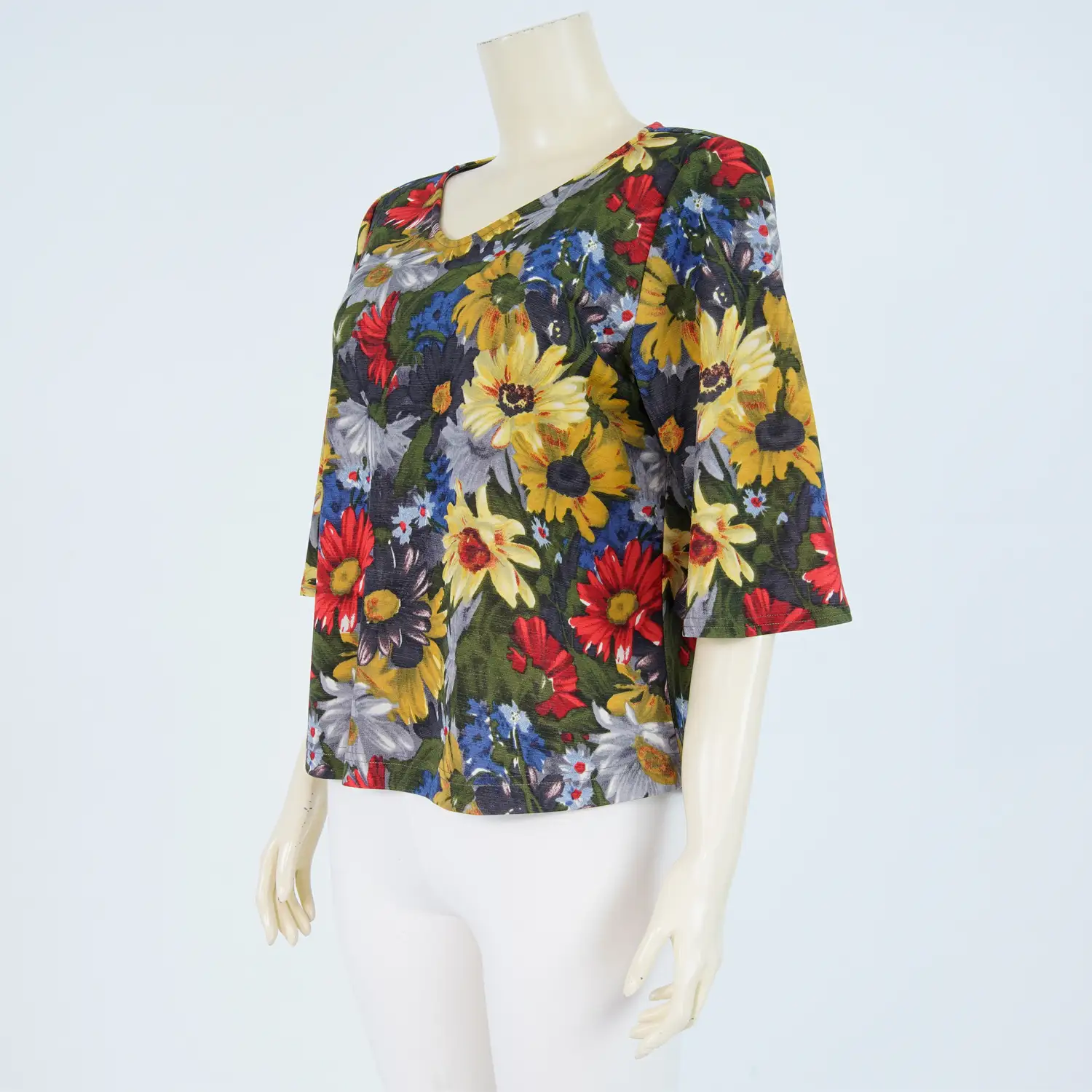 เสื้อคอวี แขนกระบอก 3 ส่วน ผ้าลายดอกไม้หลากสี - Image 2