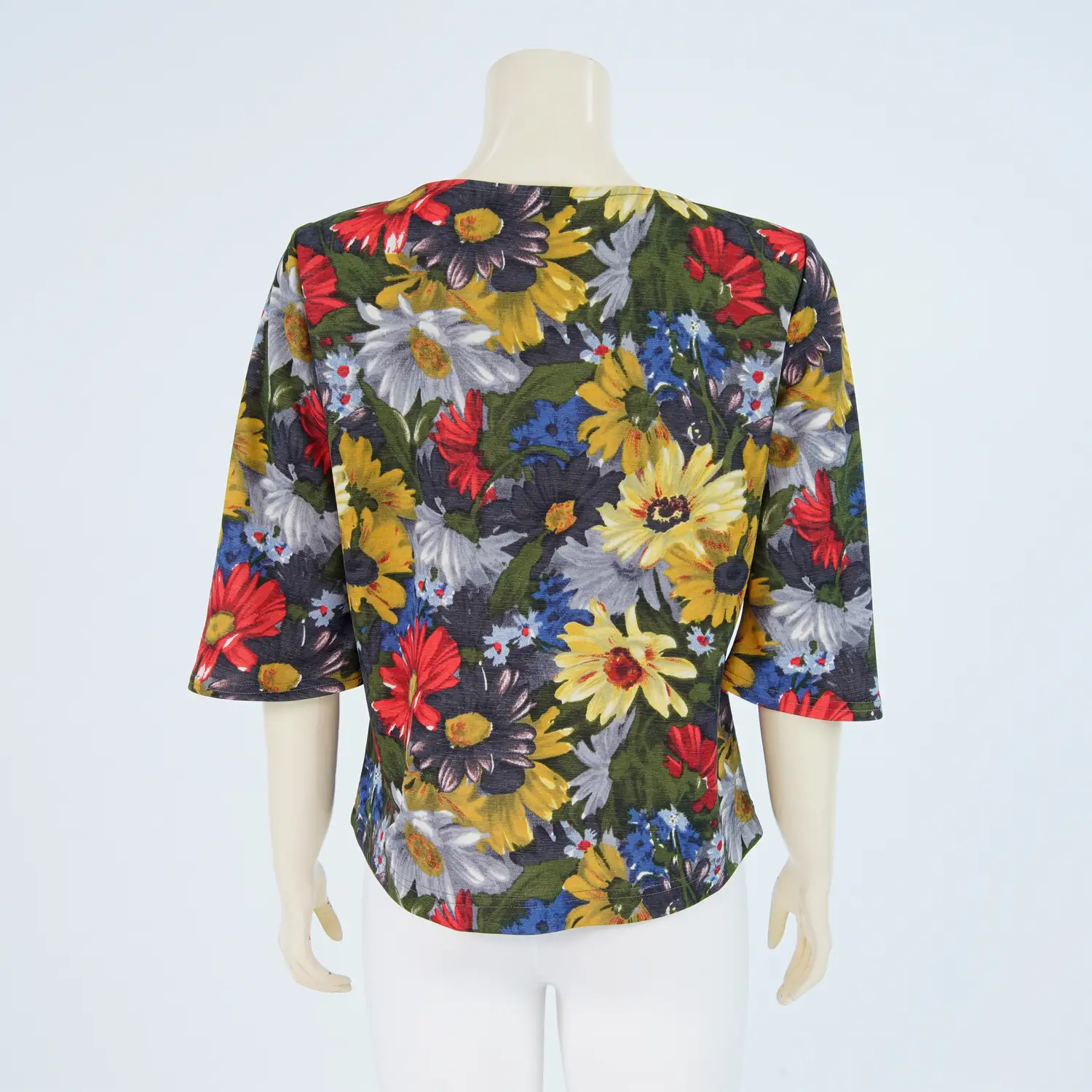 เสื้อคอวี แขนกระบอก 3 ส่วน ผ้าลายดอกไม้หลากสี - Image 3