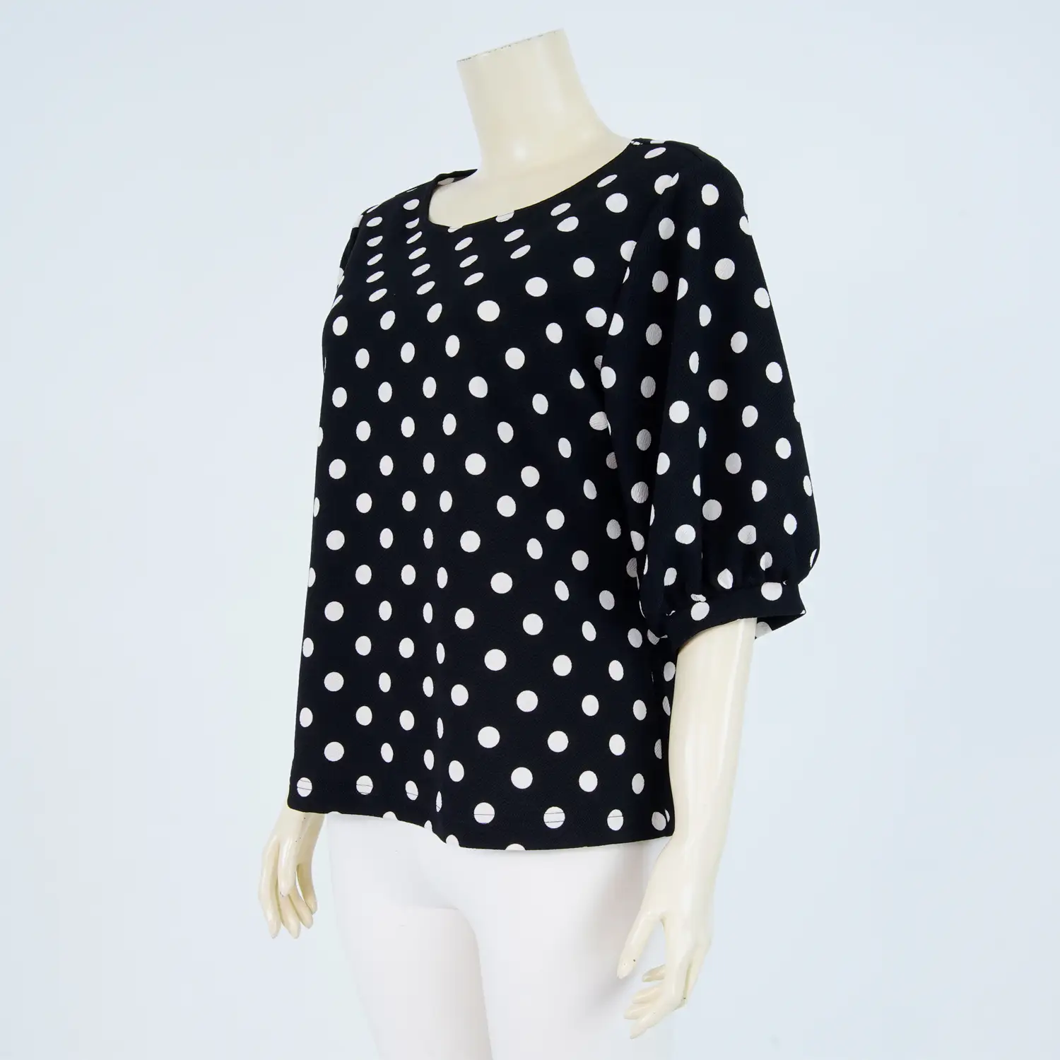 เสื้อคอปาด แขนพอง 3 ส่วน ผ้าลายจุด - Image 2