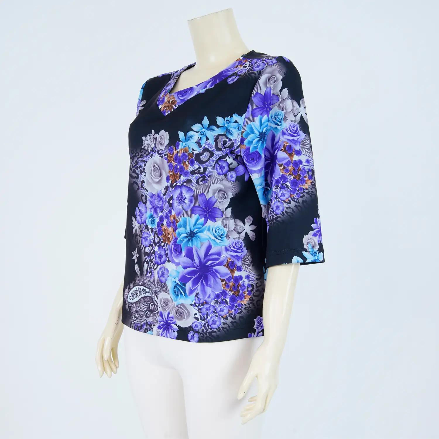 เสื้อคอวี แขนกระบอก 3 ส่วน ผ้าลายดอกไม้ - Image 2