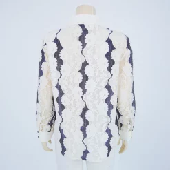 เสื้อเชิ้ต  แขนยาวทรงกระบอก ผ้าลูกไม้ลายดอกไม้ - Image 4