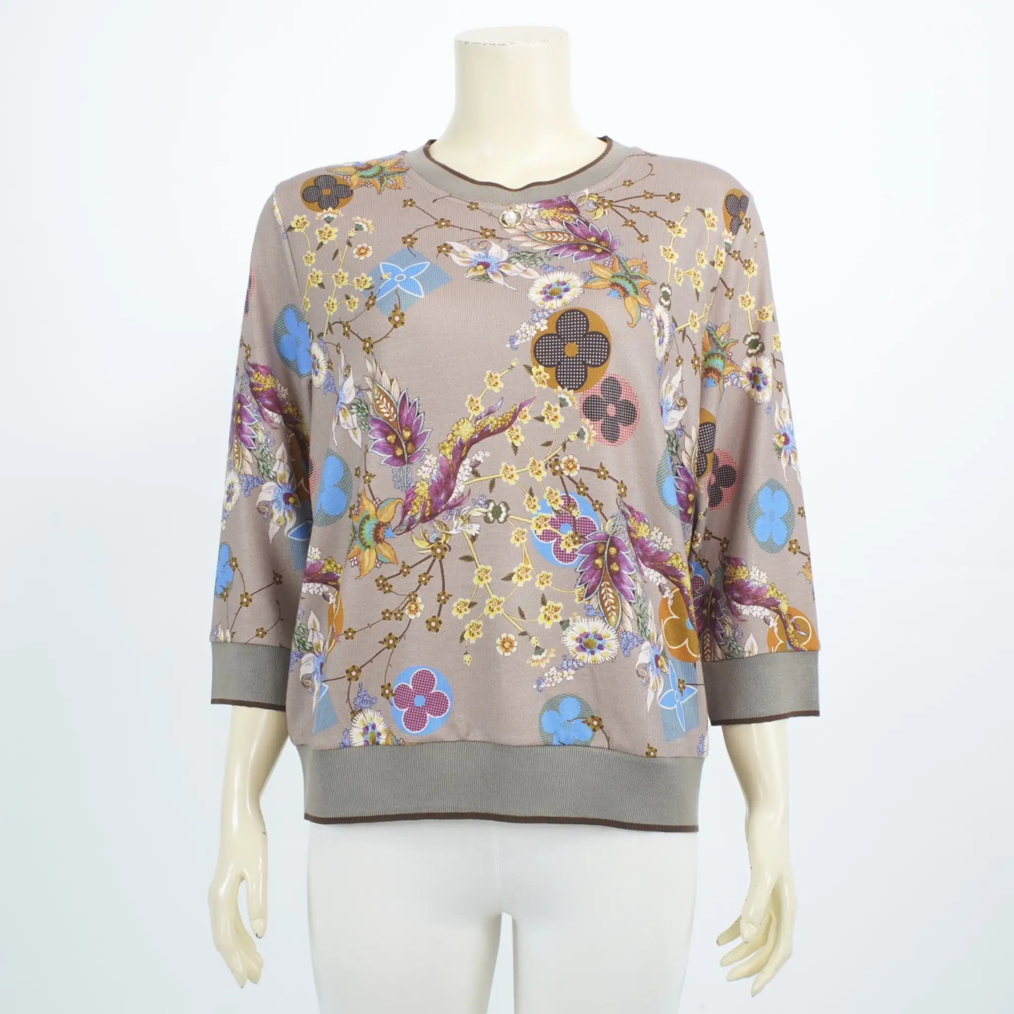 เสื้อคอกลม แขน 4 ส่วน ผ้ายืดลายดอกไม้ - Image 3