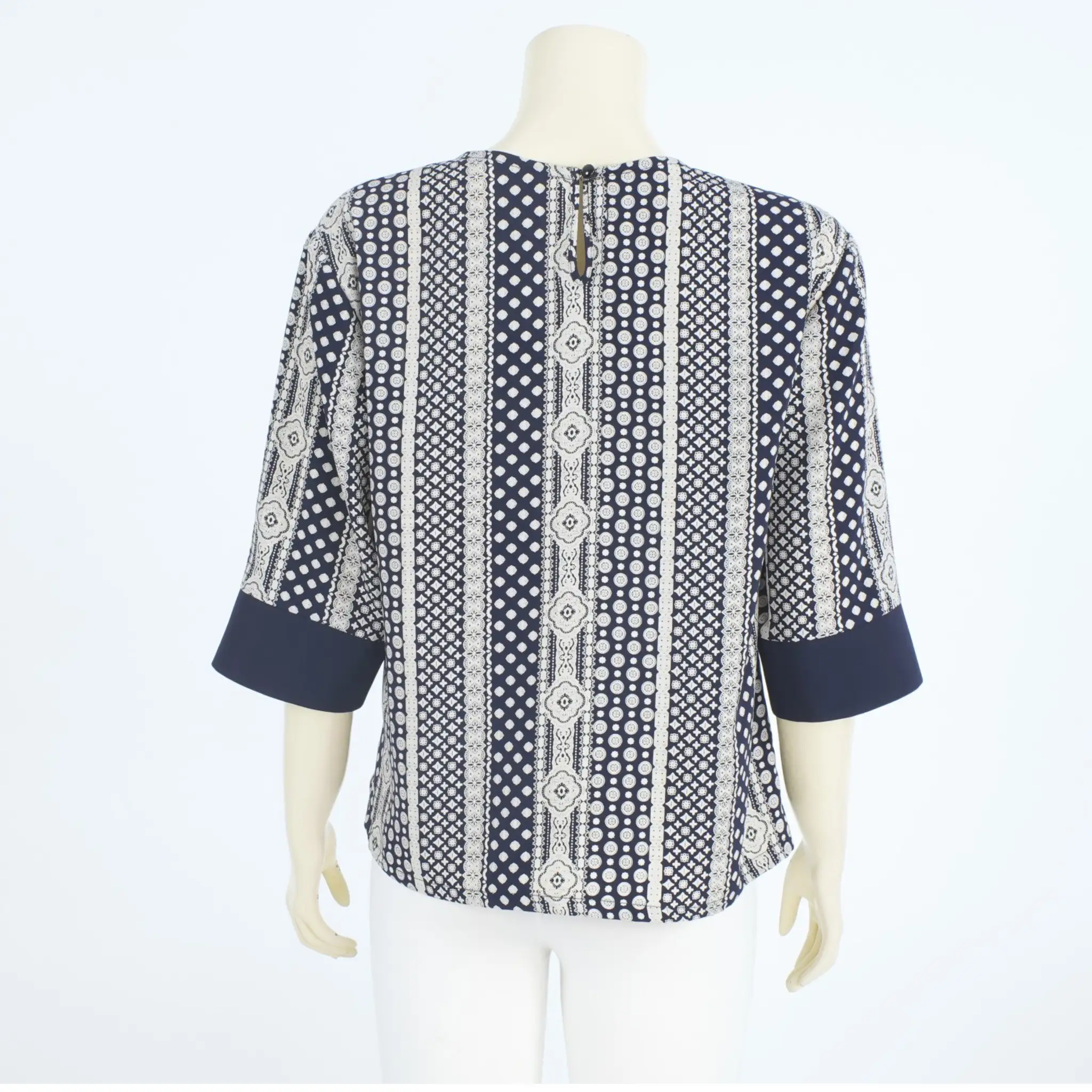 เสื้อคอวี แขนกระบอก 3 ส่วน ผ้าพีชสกินลายทาง - Image 3
