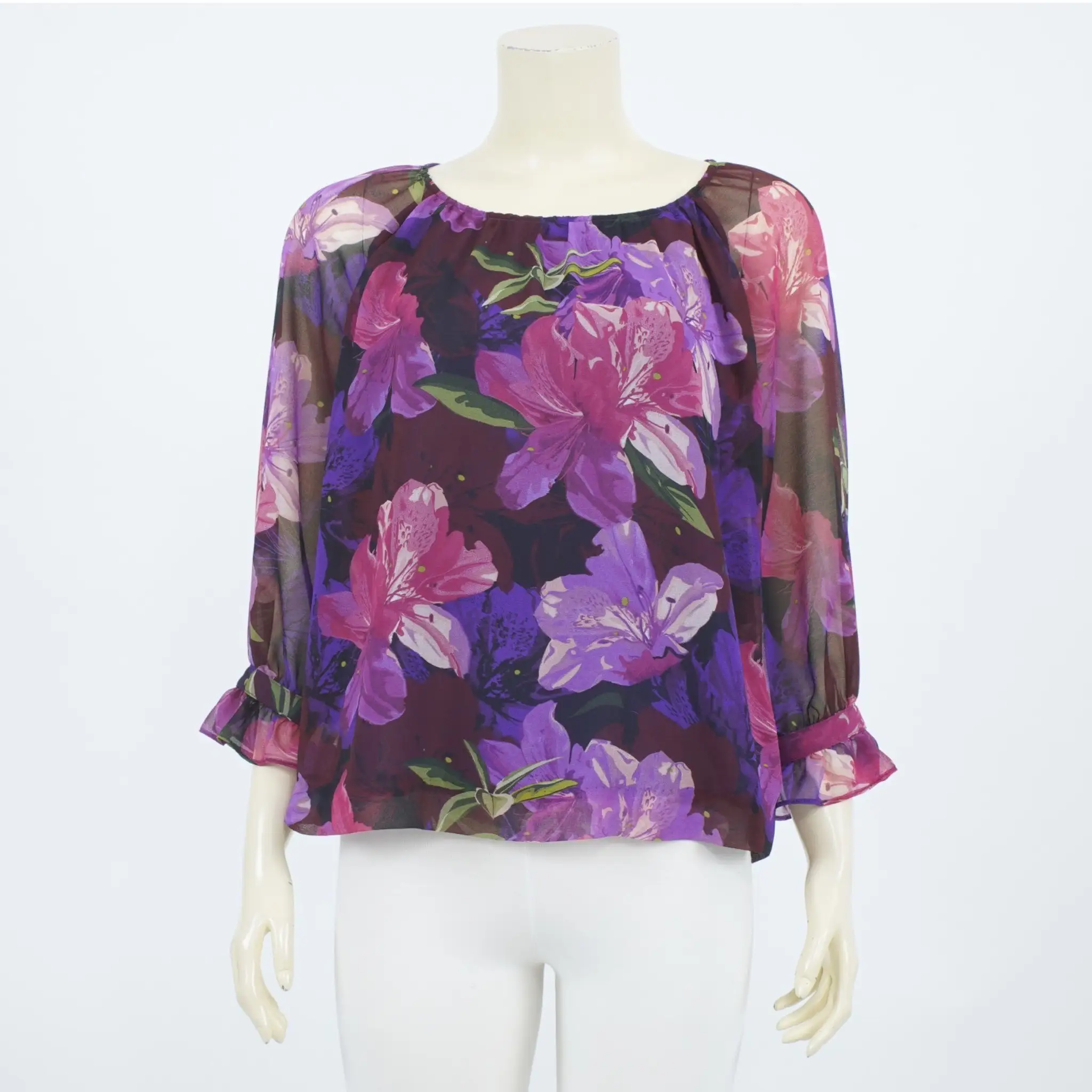 เสื้อคอปาด แขนพองแต่งระบาย ยาว 5 ส่วน ลายดอกไม้
