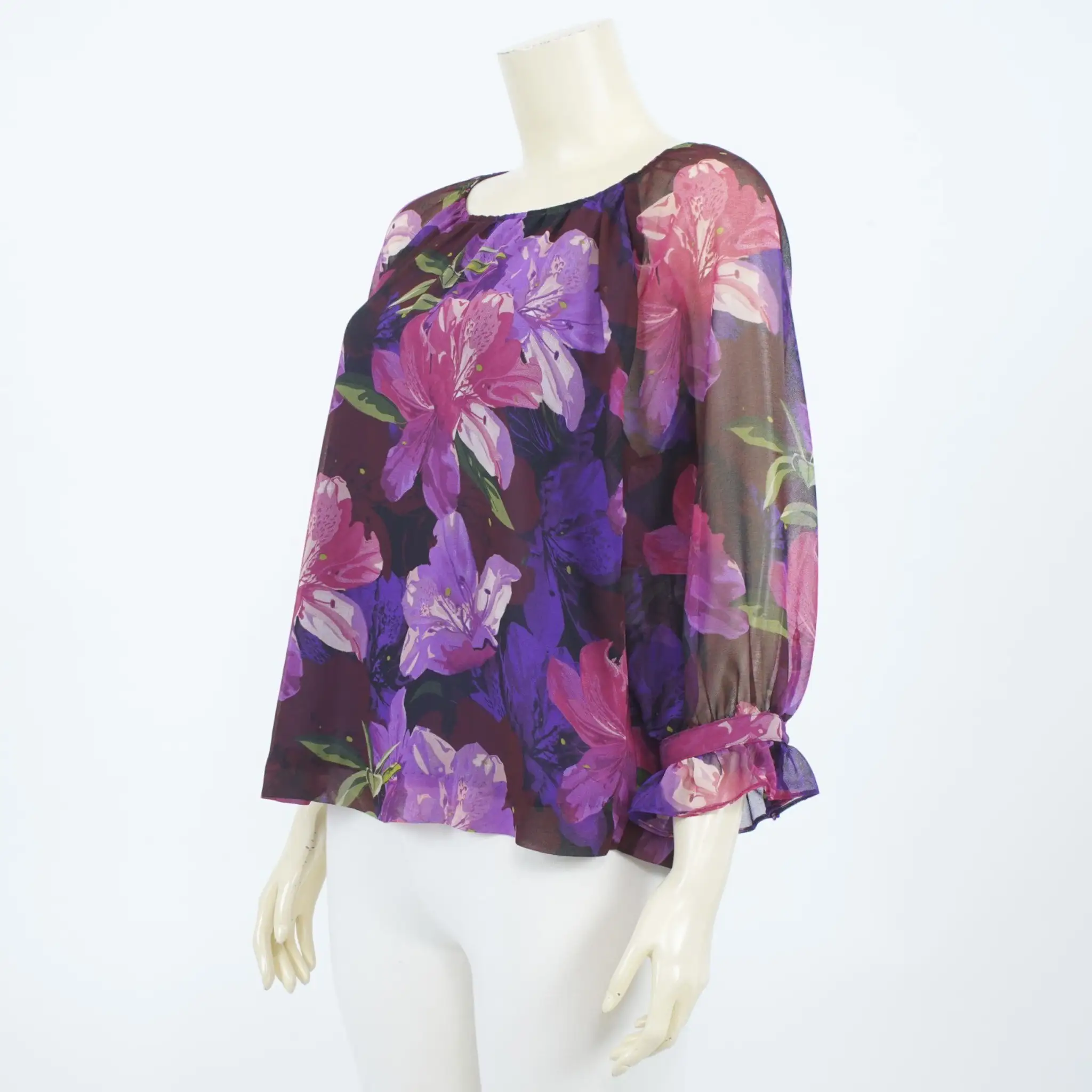 เสื้อคอปาด แขนพองแต่งระบาย ยาว 5 ส่วน ลายดอกไม้ - Image 2