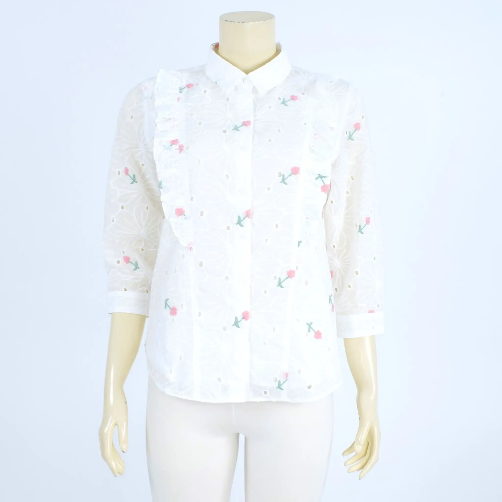 เสื้อเชิ้ต แขนยาว 4 ส่วน ผ้าปักฉลุลายดอกไม้