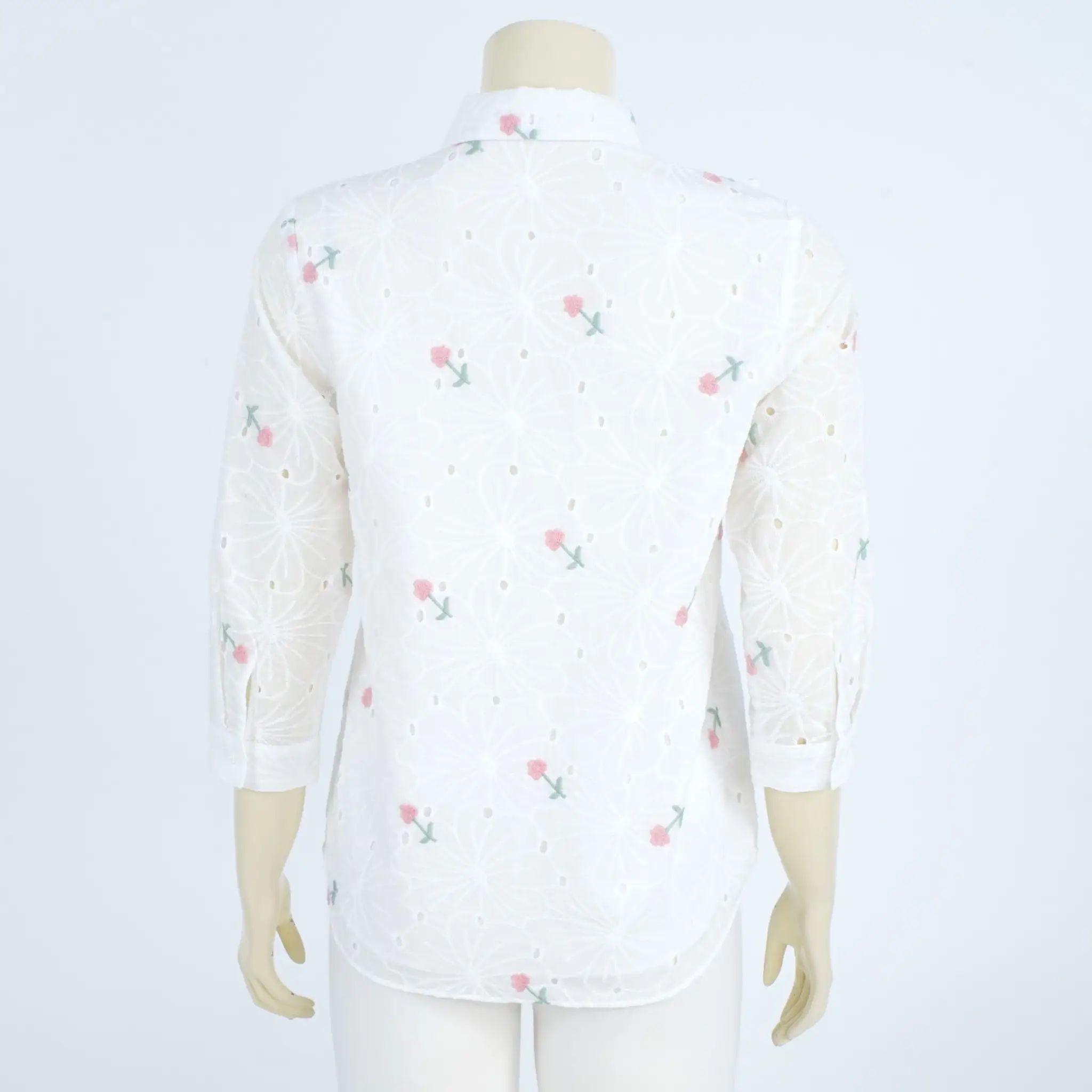 เสื้อเชิ้ต แขนยาว 4 ส่วน ผ้าปักฉลุลายดอกไม้ - Image 2