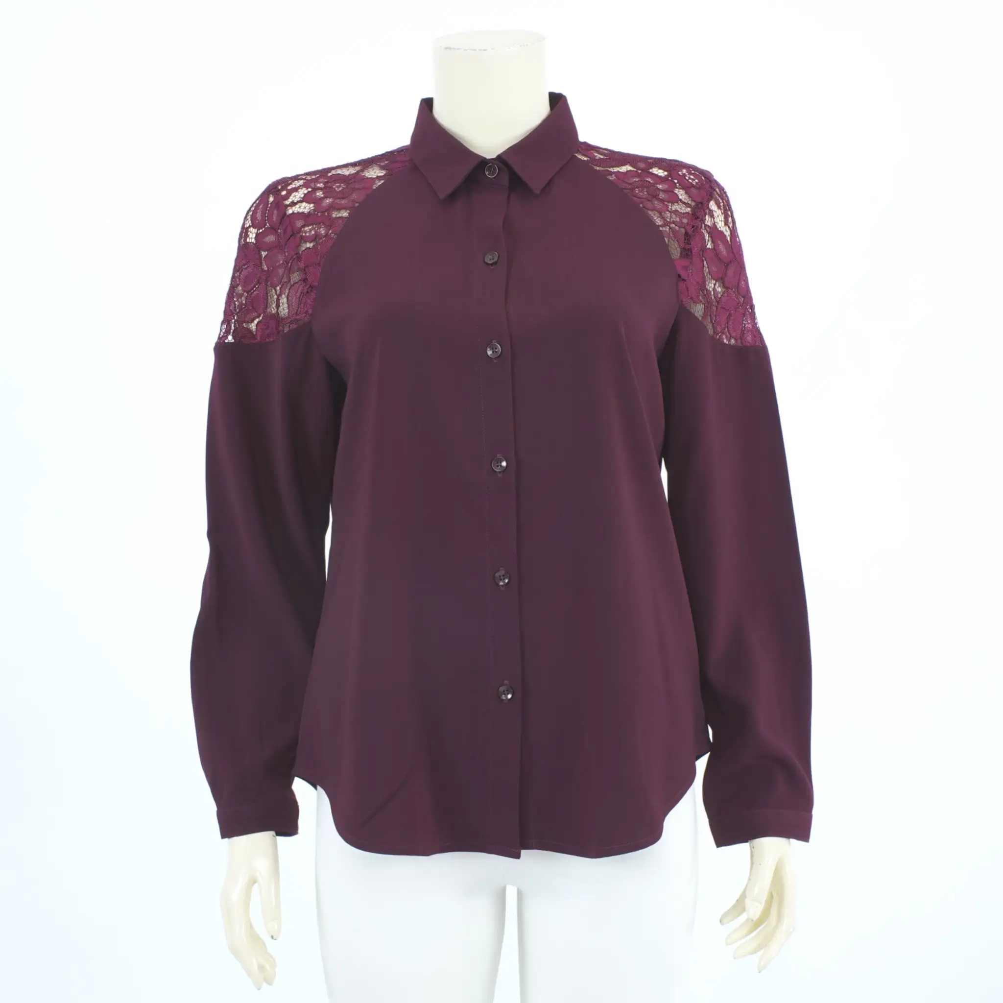เสื้อเชิ้ต แขนยาว ทวิสต์ปลายแขน ตัดต่อผ้าลูกไม้บริเวณไหล่