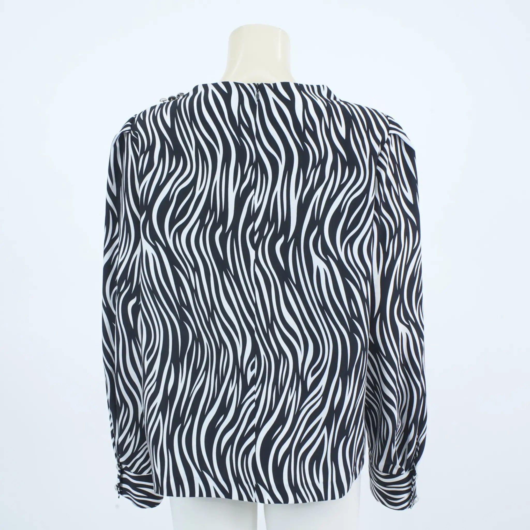 เสื้อคอตั้ง แต่งกระดุม แขนพองยาว - Image 9