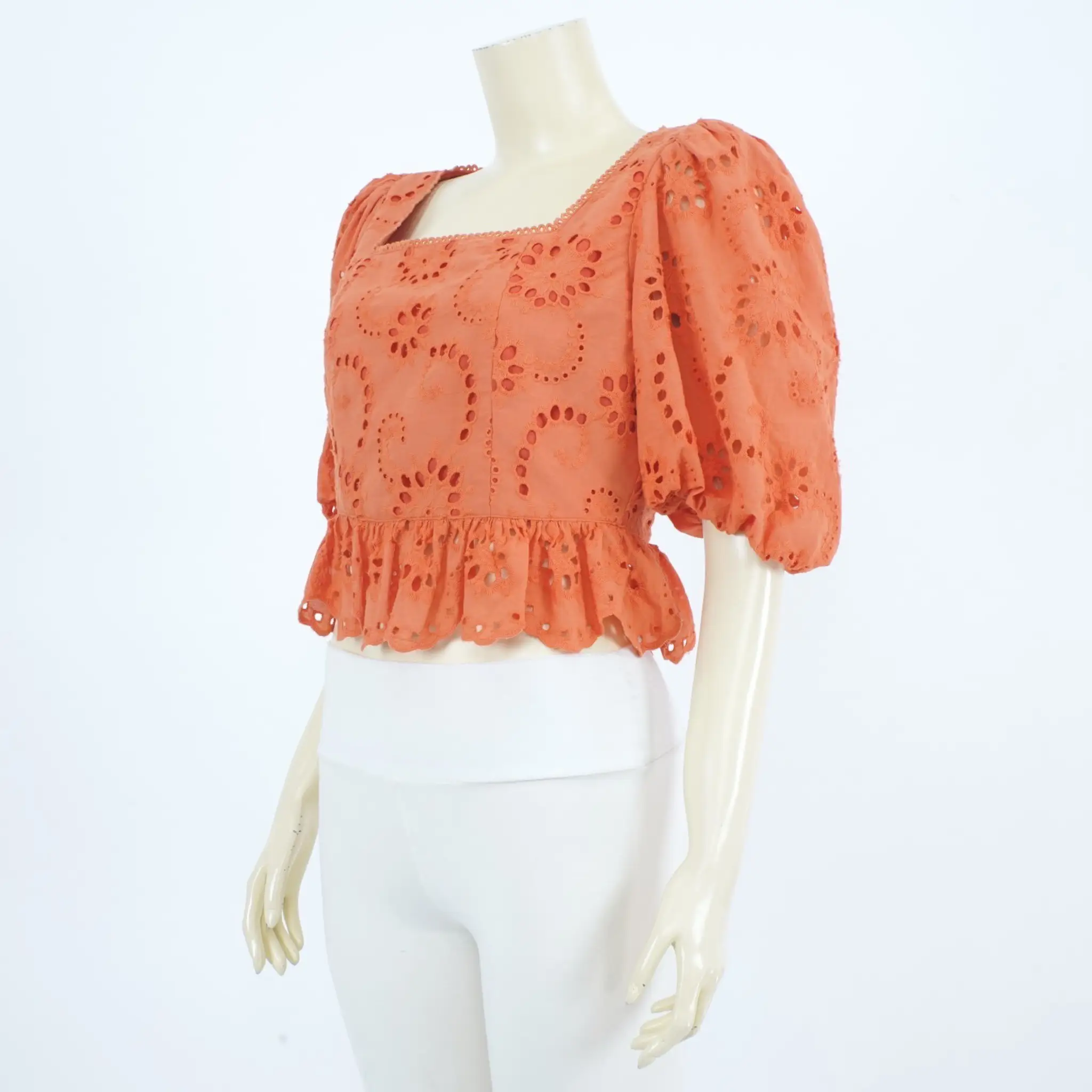 เสื้อครอป แขนบอลลูน ผ้าปักฉลุลาย - Image 2