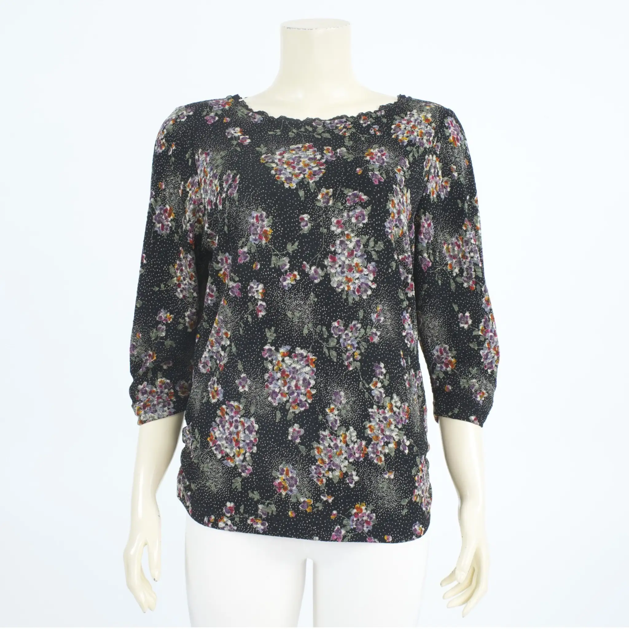 เสื้อคอปาดแขน 3 ส่วนรูดปลายแขนผ้าลายดอกไม้สไตล์สีเพ้นท์