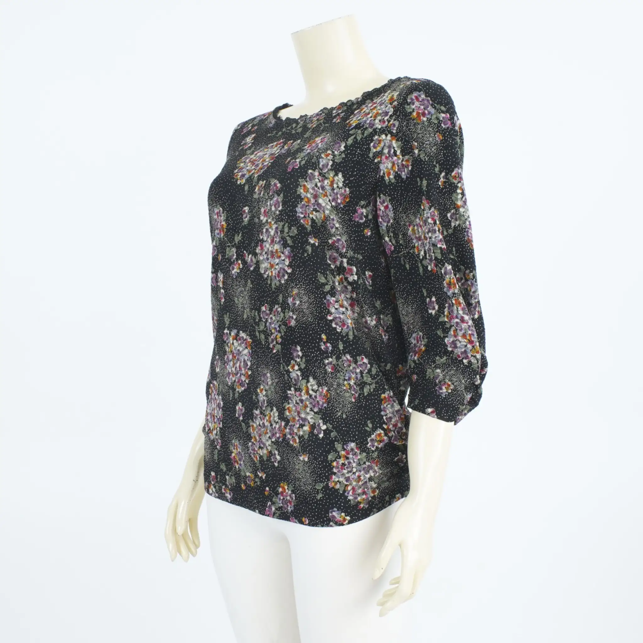เสื้อคอปาดแขน 3 ส่วนรูดปลายแขนผ้าลายดอกไม้สไตล์สีเพ้นท์ - Image 3