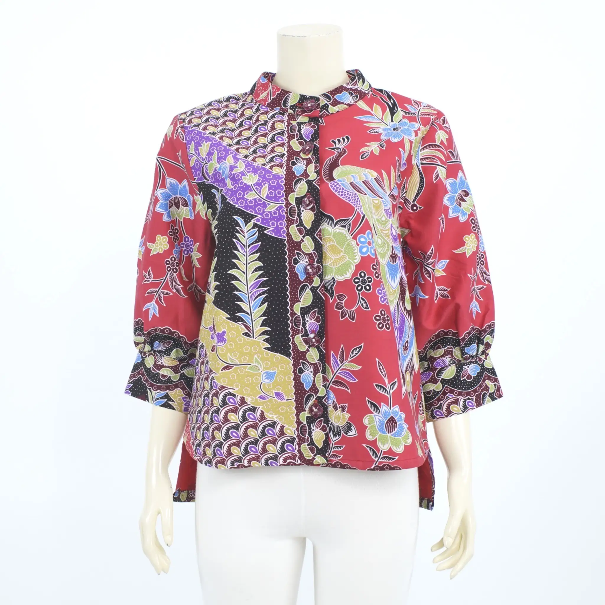 เสื้อคอจีน แขนกระบอก 4 ส่วน ผ้าปาเต๊ะลายนกยูง และดอกไม้ - Image 3