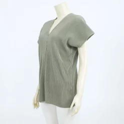 เซตเสื้อคอกลม และเสื้อคอวี  ผ้าอัดพลีทสีพื้น 2 ตัว (สงวนสิทธิ์ในการเลือก) - Image 8