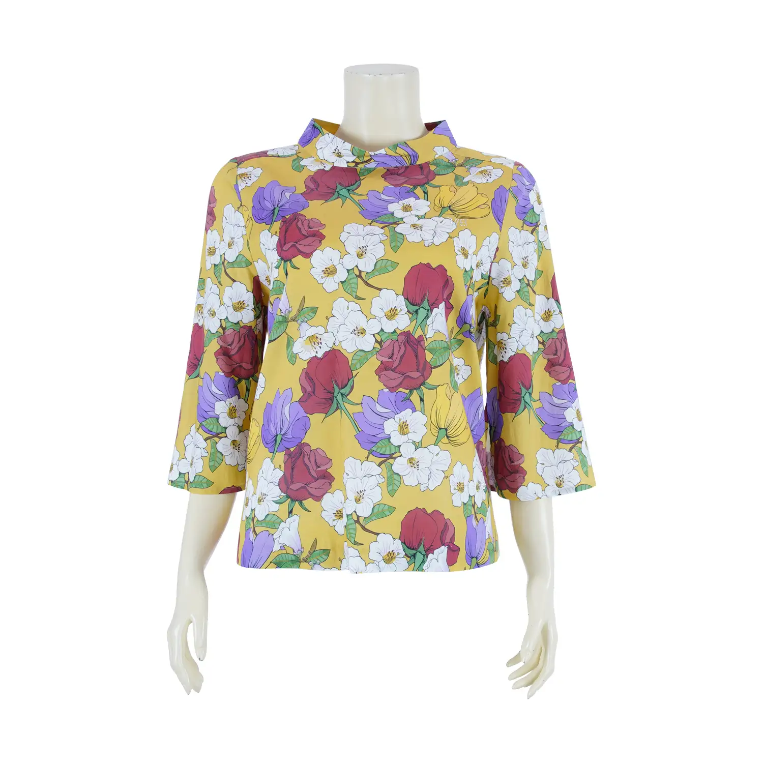 เสื้อคอตั้ง แขนกระบอกยาว 4 ส่วน ปลายบานเล็กน้อย ผ้าลายดอกไม้