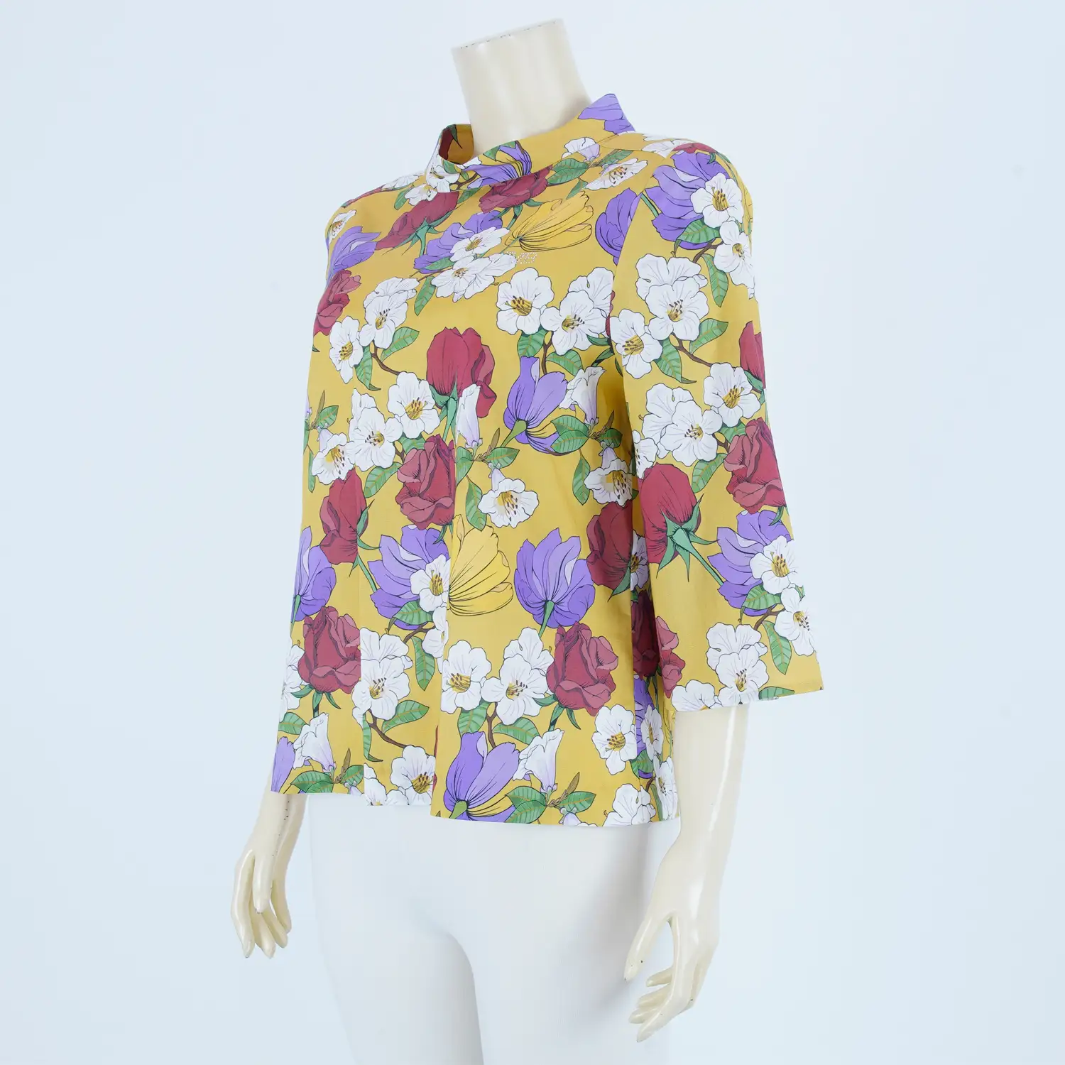 เสื้อคอตั้ง แขนกระบอกยาว 4 ส่วน ปลายบานเล็กน้อย ผ้าลายดอกไม้ - Image 2