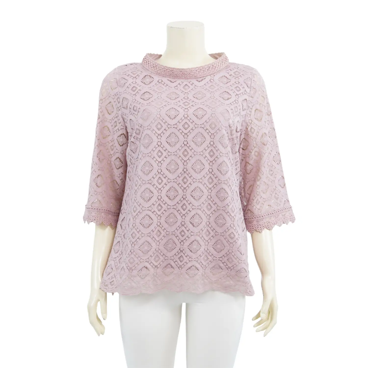 เสื้อคอตั้ง แขน 4 ส่วน ผ้าลูกไม้ลายดอกไม้
