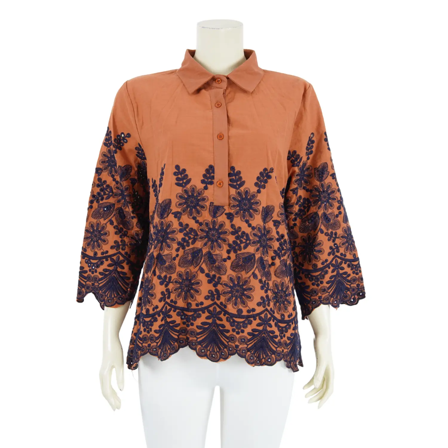 เสื้อคอปก แขน 4 ส่วน ผ้าลินิผสมคอตตอน ปักฉลุลาย - Image 6
