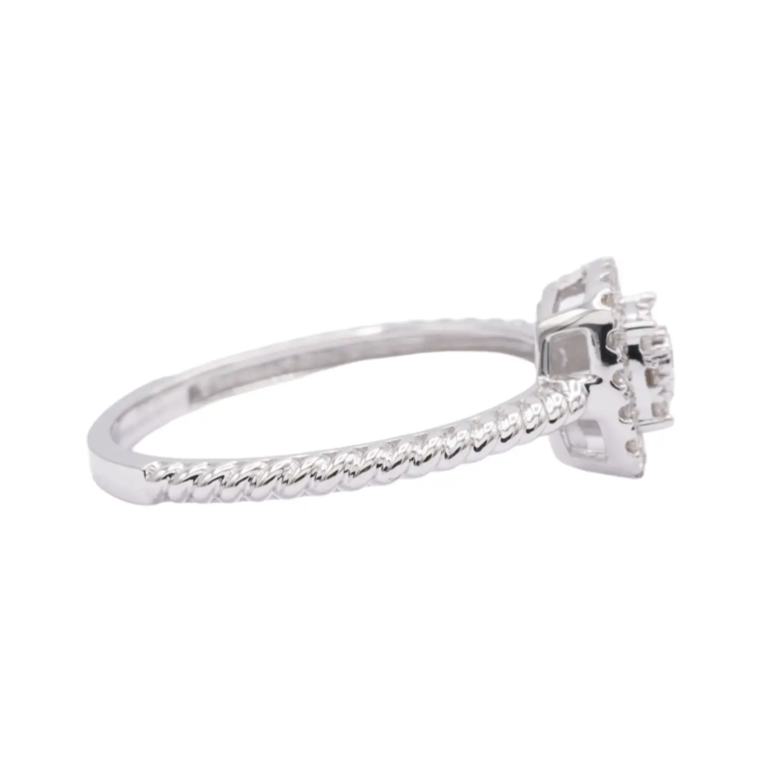 แหวนทองขาว18K ประดับเพชร ดีไซน์ Fashion Ring - Image 3