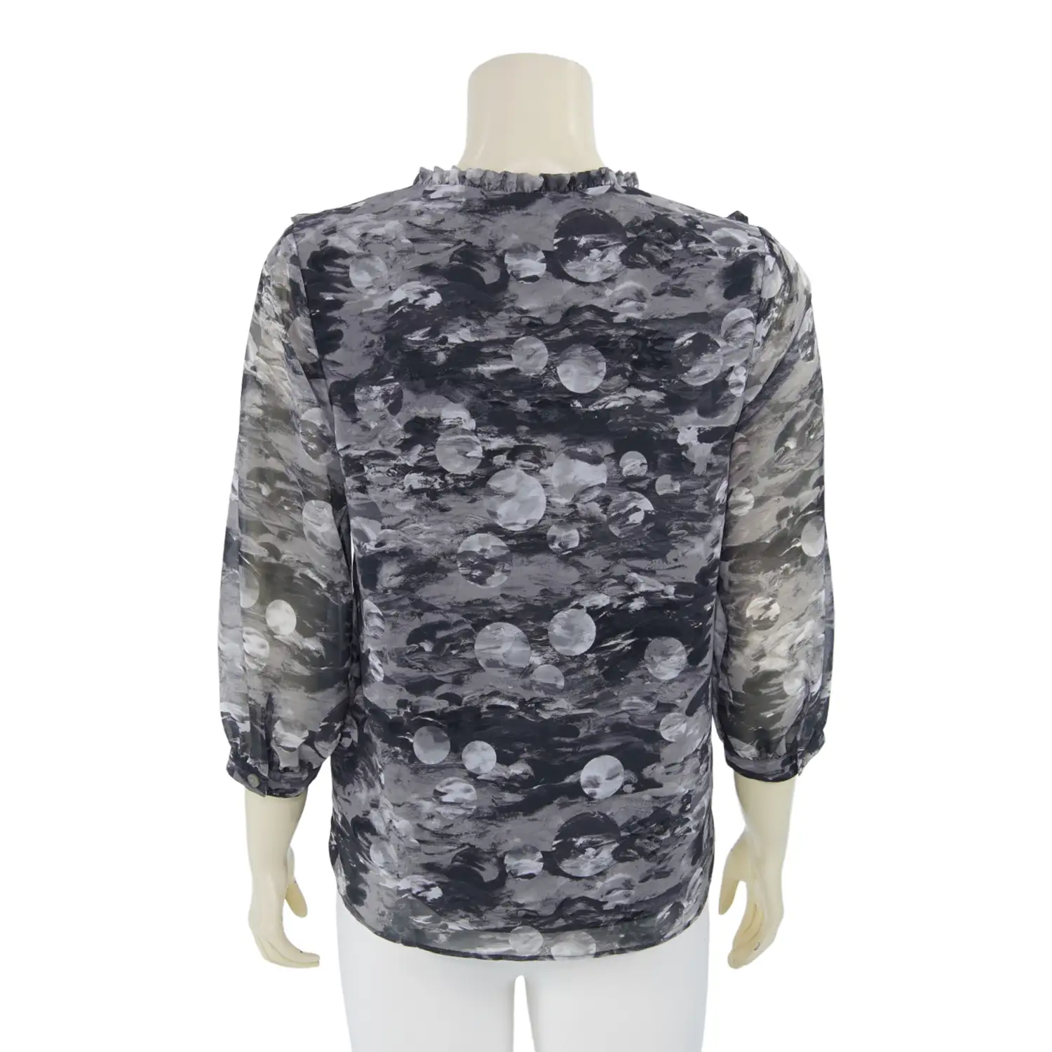 เสื้อคอกลม ผ่าหน้าติดกระดุม แขนพองยาว 3 ส่วน ผ้าลายกราฟิก - Image 3
