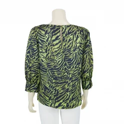 เสื้อคอปาด  แขนพอง 5 ส่วน  ผ้าลาย Animal Print - Image 3
