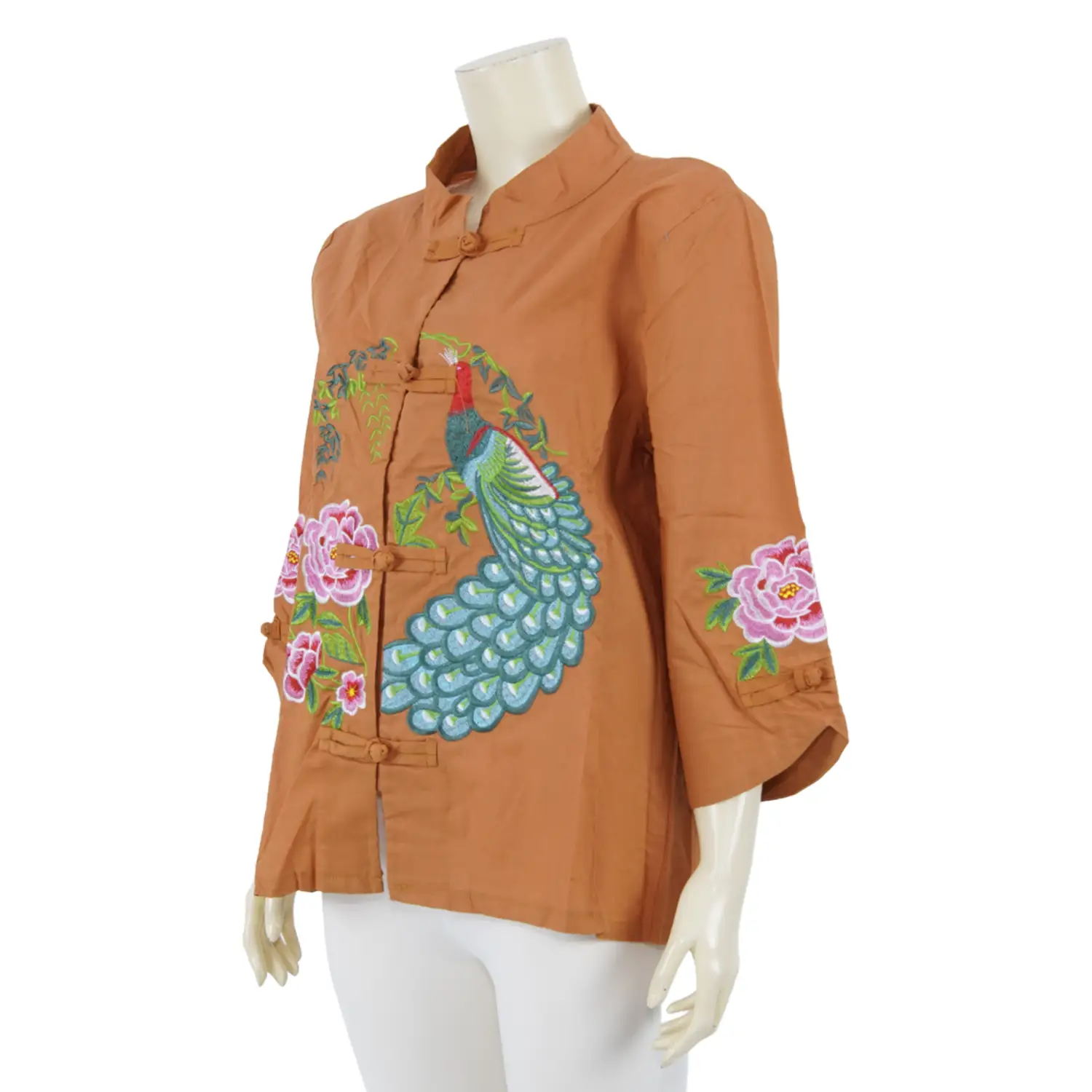 เสื้อคอจีน แขน 4 ส่วน ผ้าลินินผสมผ้าฝ้าย ปักลายนกยูงและดอกไม้ - Image 6