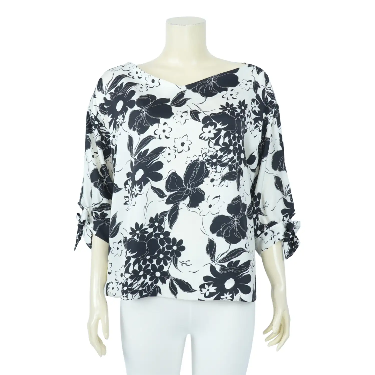 เสื้อคอวีกว้าง แขน 4 ส่วนแต่งโบว์ ผ้าเครปซาตินลายดอกไม้ - Image 2