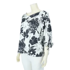 เสื้อคอวีกว้าง แขน 4 ส่วนแต่งโบว์ ผ้าเครปซาตินลายดอกไม้ - Image 3