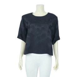 เสื้อคอปาด  แขนสั้นทรงแขนพอง  ผ้าแจ็คการด์ ลายดอกไม้