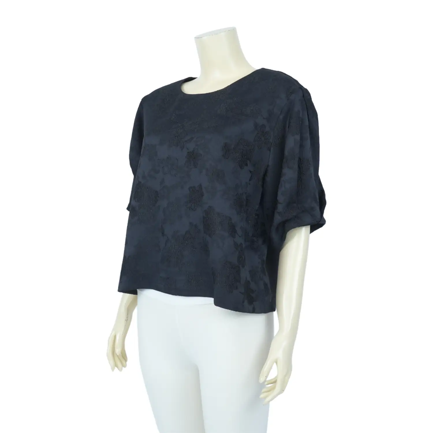 เสื้อคอปาด แขนสั้นทรงแขนพอง ผ้าแจ็คการด์ ลายดอกไม้ - Image 2