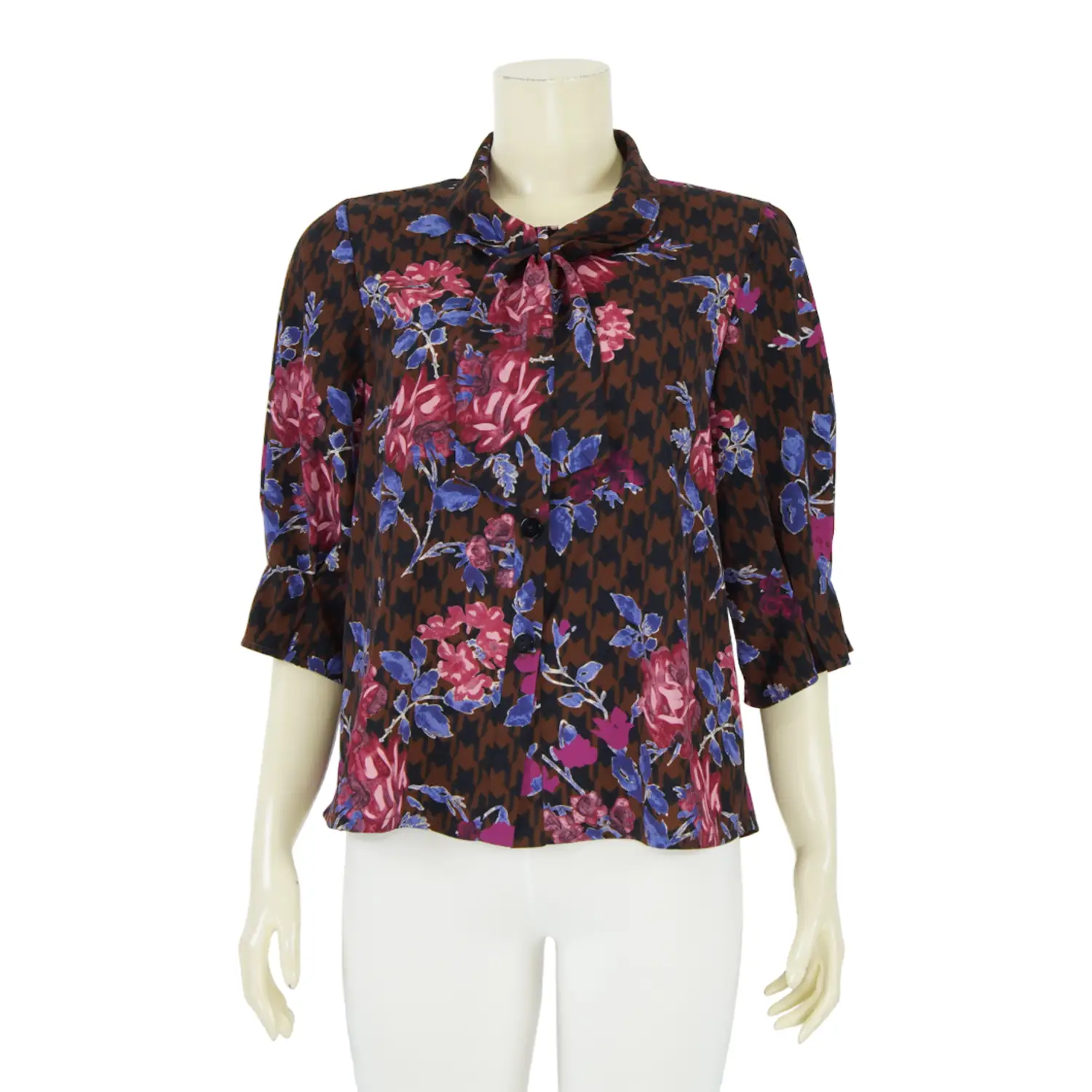 เสื้อคอกลม แต่งโบว์ แขน 3 ส่วน ผ้าพีชสกินลายดอกไม้ - Image 2